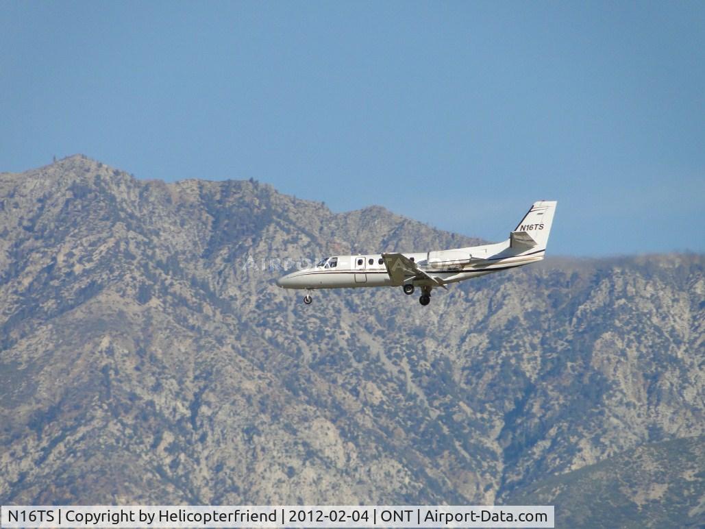 N16TS, 1978 Cessna 551 Citation II C/N 550-0030, Approaching the outer fence line on final to runway 26R