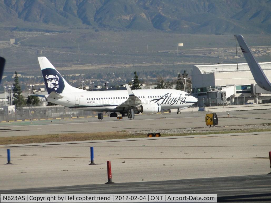 N623AS, 2000 Boeing 737-790 C/N 30166, Taxiing back to terminal after landing on runway 26R