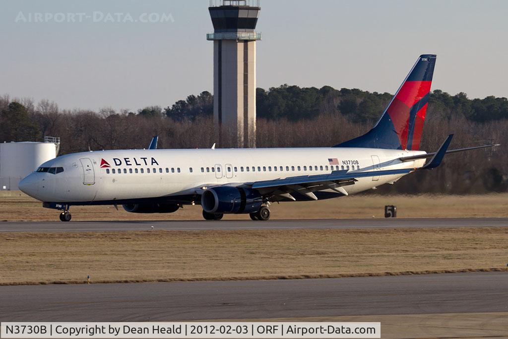 N3730B, 2000 Boeing 737-832 C/N 30538, Delta Air Lines N3730B (FLT DAL8770) rolling out on RWY 5 after arrival from Hartsfield-Jackson Atlanta Int'l (KATL).