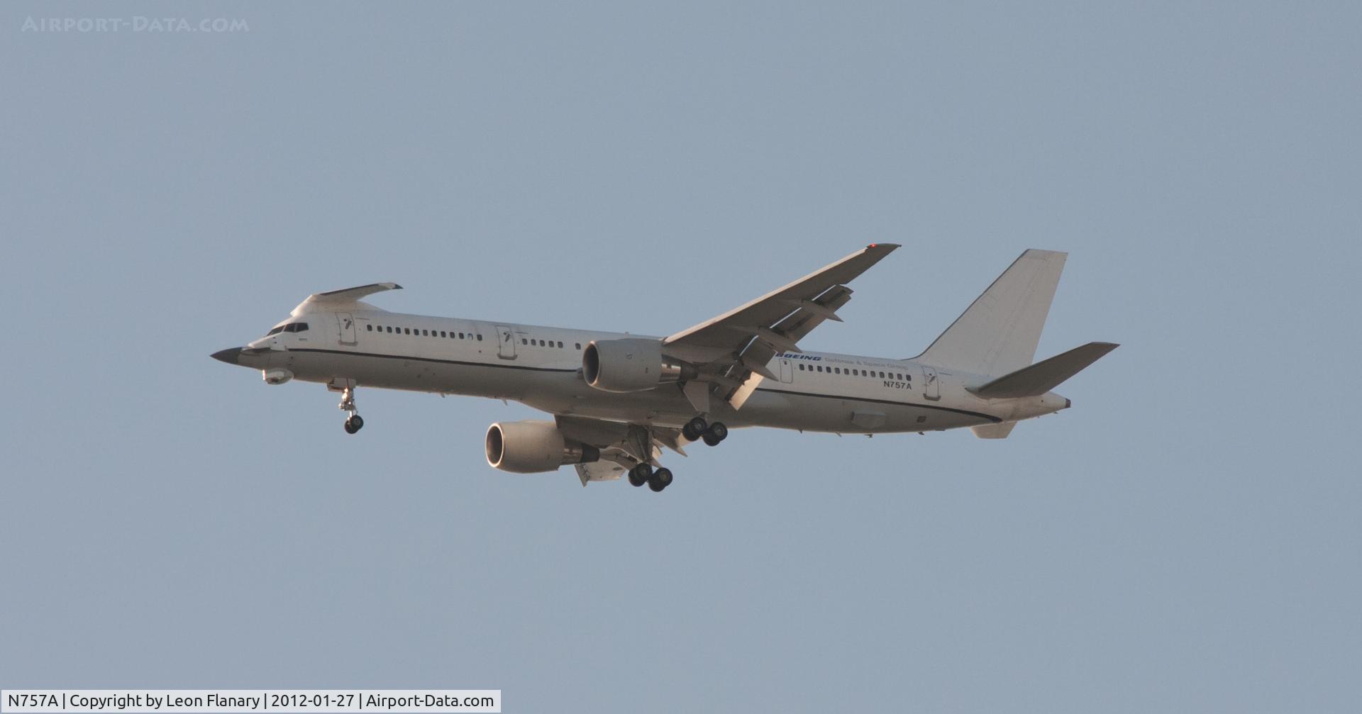 N757A, 1982 Boeing 757-200 C/N 22212, Boeing 757 N757A approaching Boeing FieldF-22 avionics testbed 27Jan2012First time in a couple of years I had a shot of it in good weather! If you cross paths with it you'll do a doubletake!