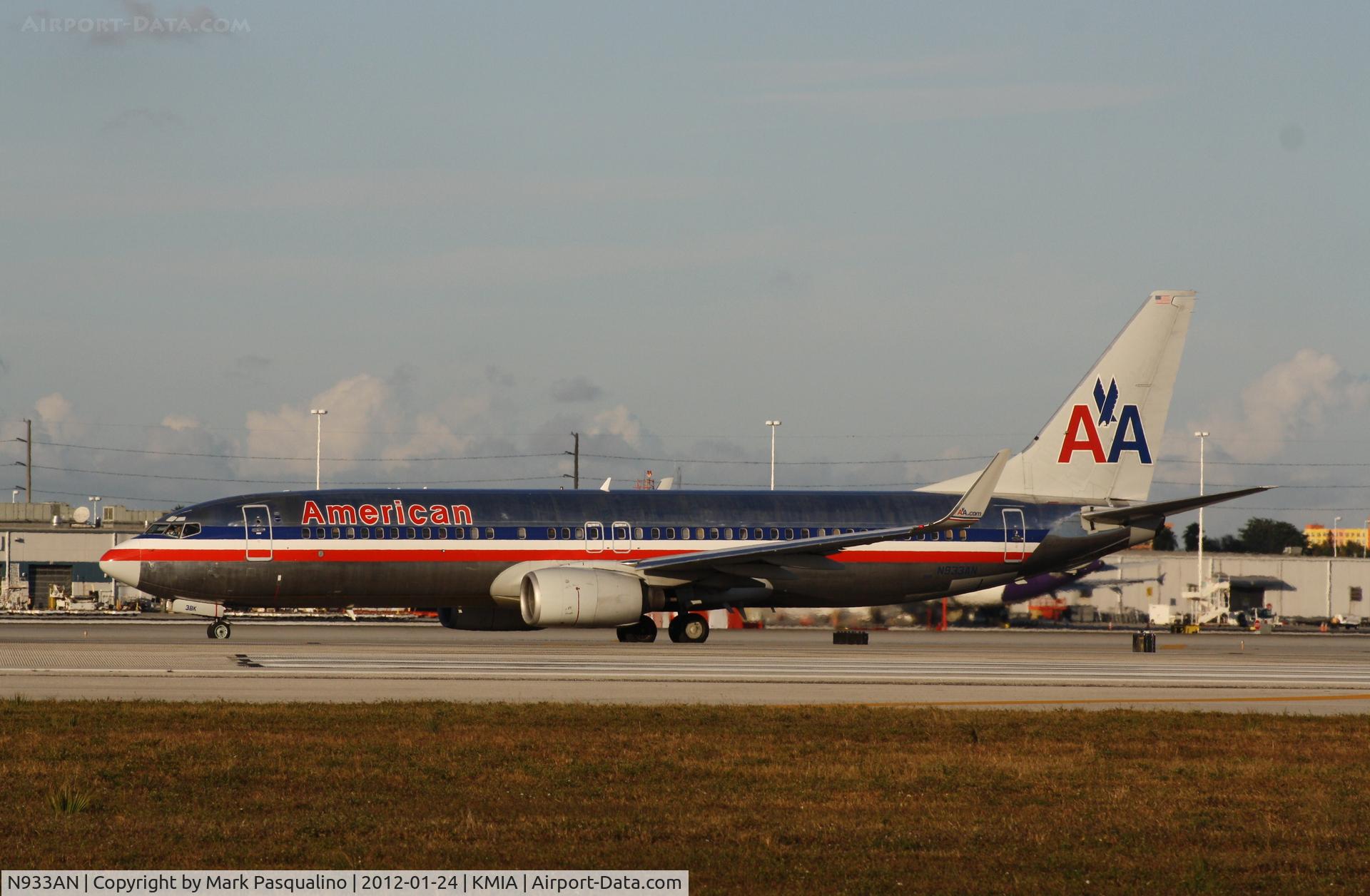 N933AN, 2000 Boeing 737-823 C/N 30080, Boeing 737-800