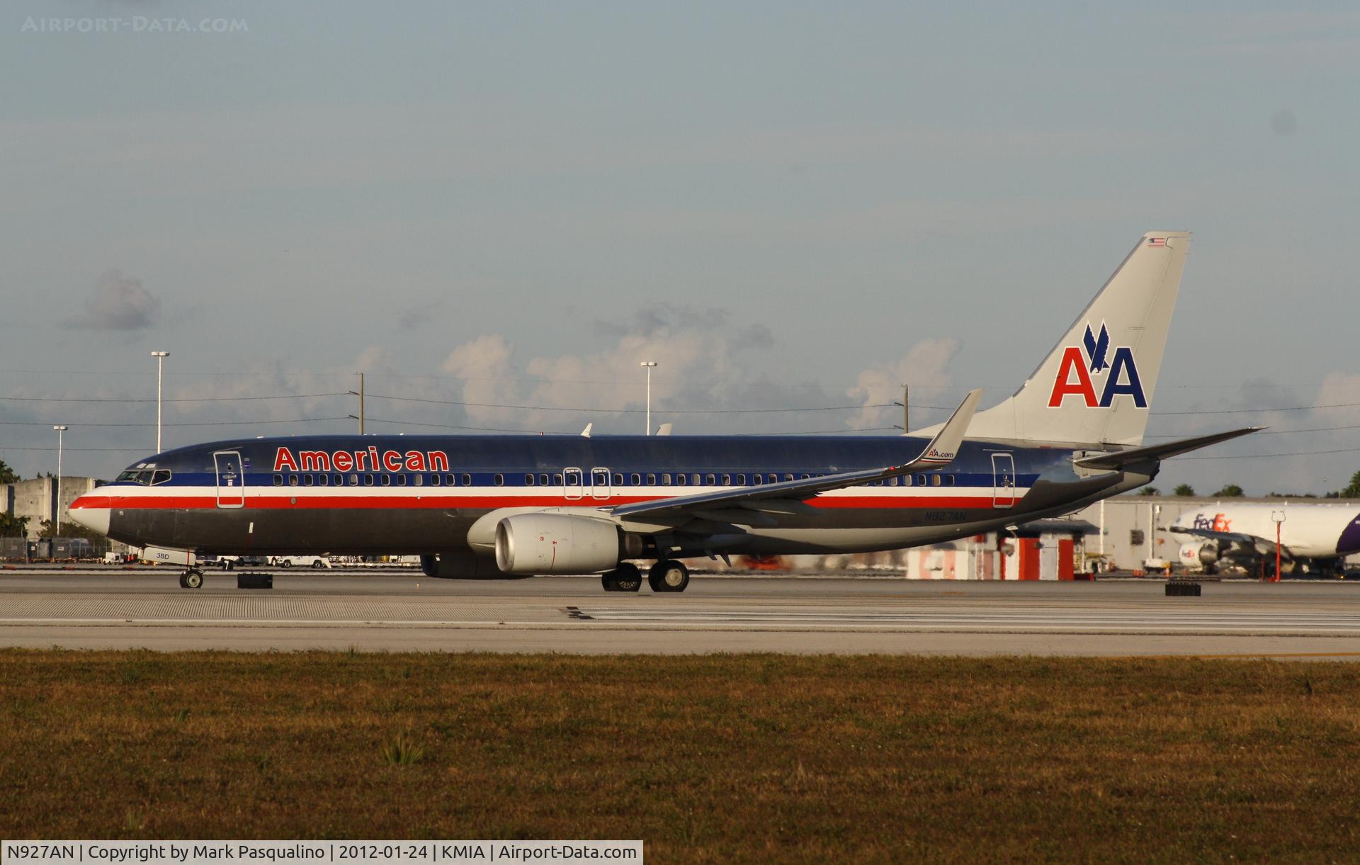 N927AN, 2000 Boeing 737-823 C/N 30077, Boeing 737-800