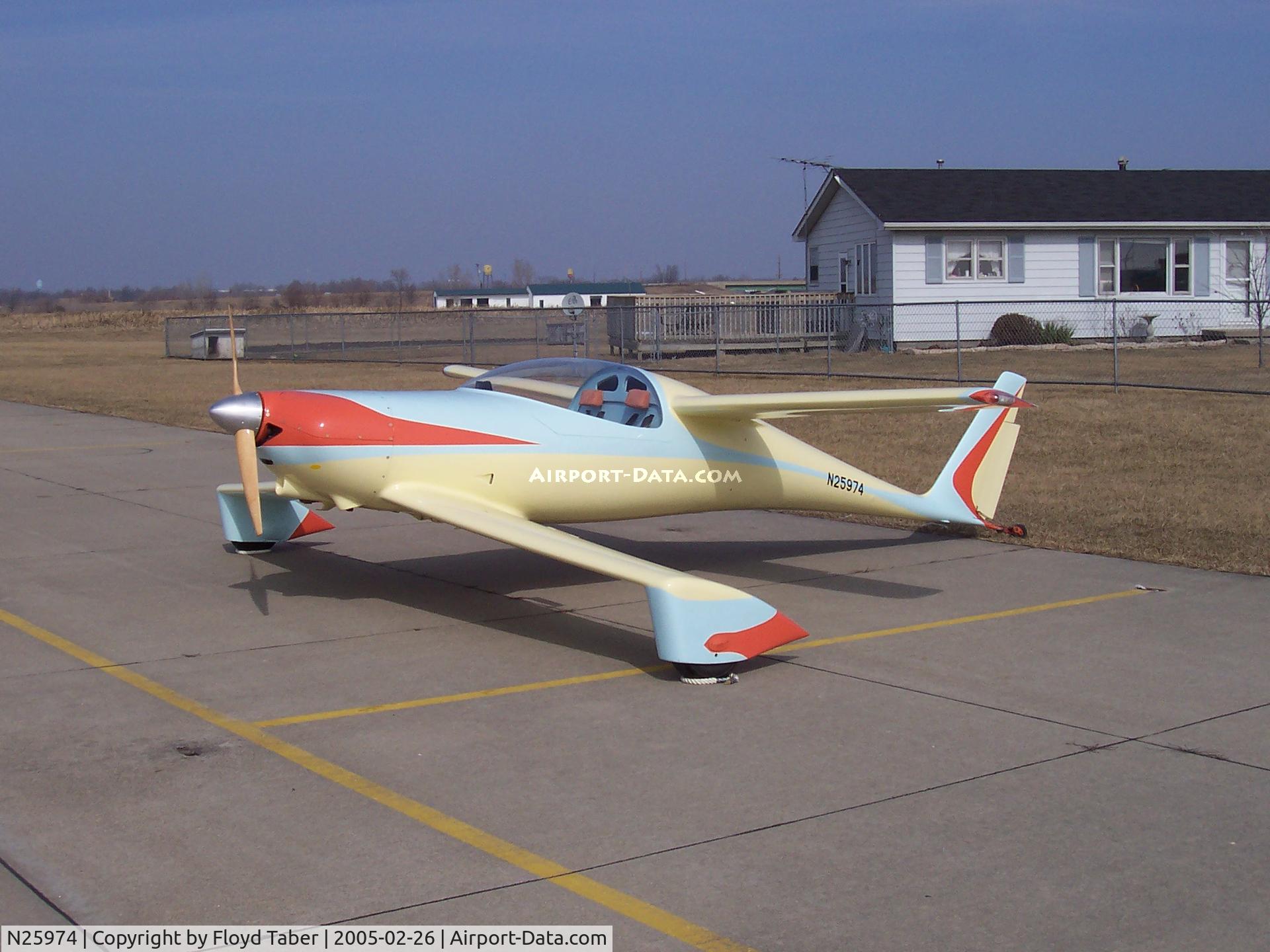 N25974, 1987 QAC Quickie Q-2 C/N 2658, On the Ramp Knoxville