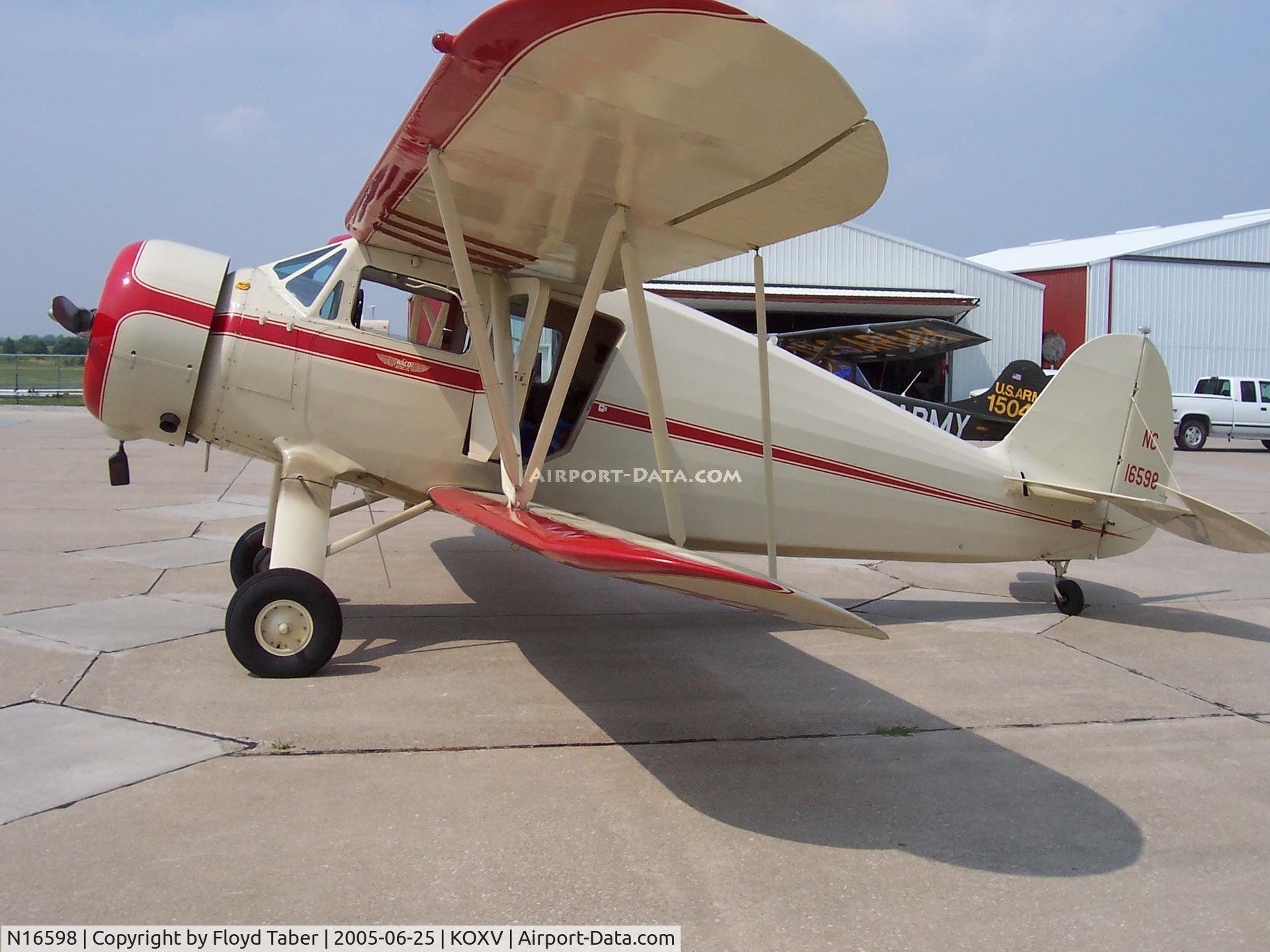 N16598, 1936 Waco YKS-6 C/N 4522, Flying through