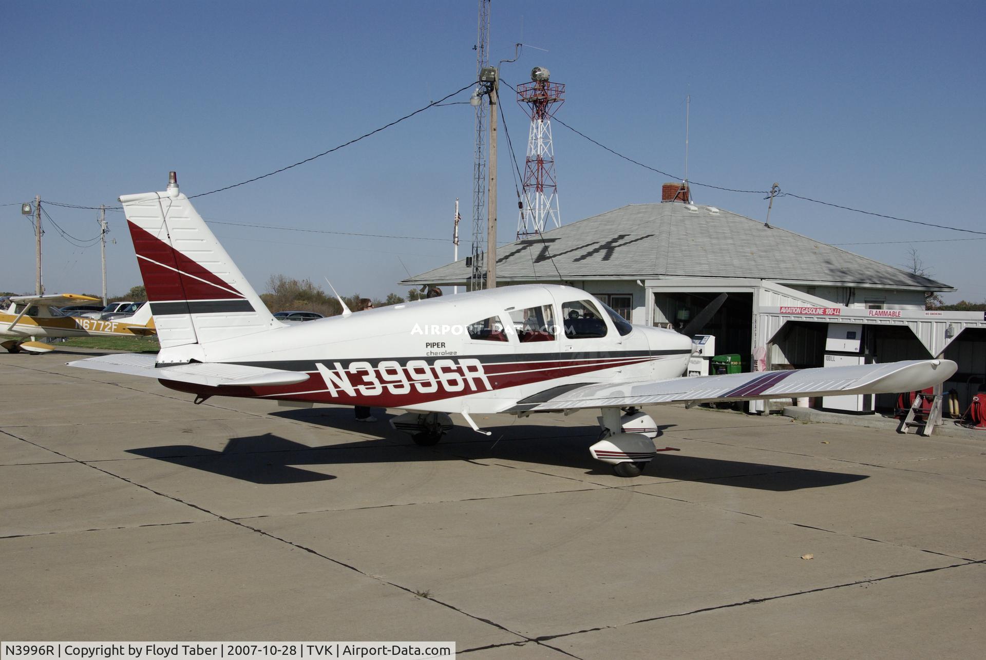 N3996R, 1971 Piper PA-28-180 C/N 28-7105101, Waiting for fuel at the Centerville fly in