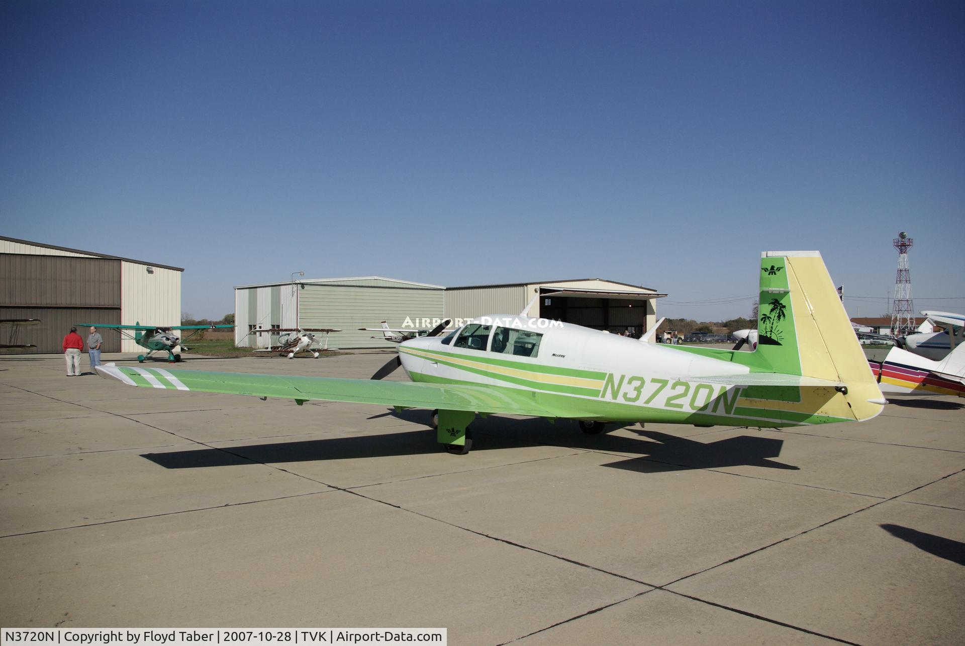 N3720N, 1968 Mooney M-20G Statesman C/N 680049, Centerville Fly In what a paint job