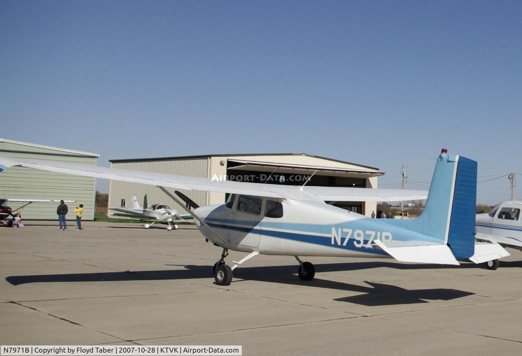 N7971B, 1957 Cessna 172 C/N 29771, At the Centerville Fly In