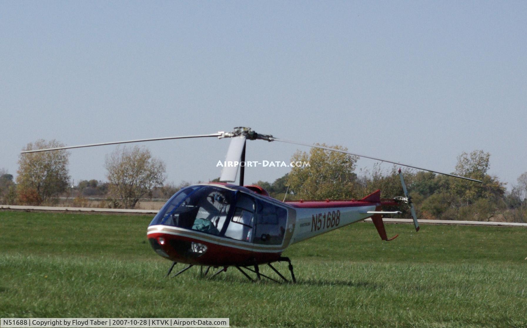 N51688, 1977 Enstrom 280C Shark C/N 1111, At the Centerville Fly In
