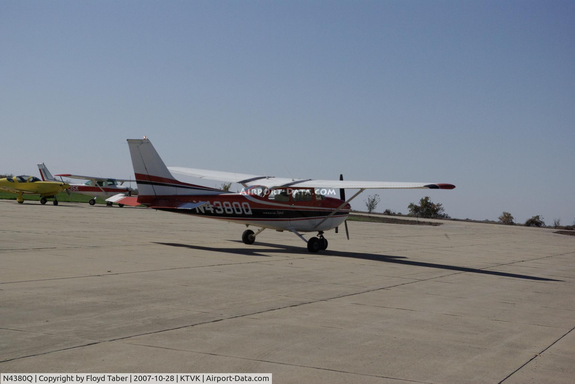 N4380Q, 1971 Cessna 172L C/N 17260280, Departing the Centerville Fly In