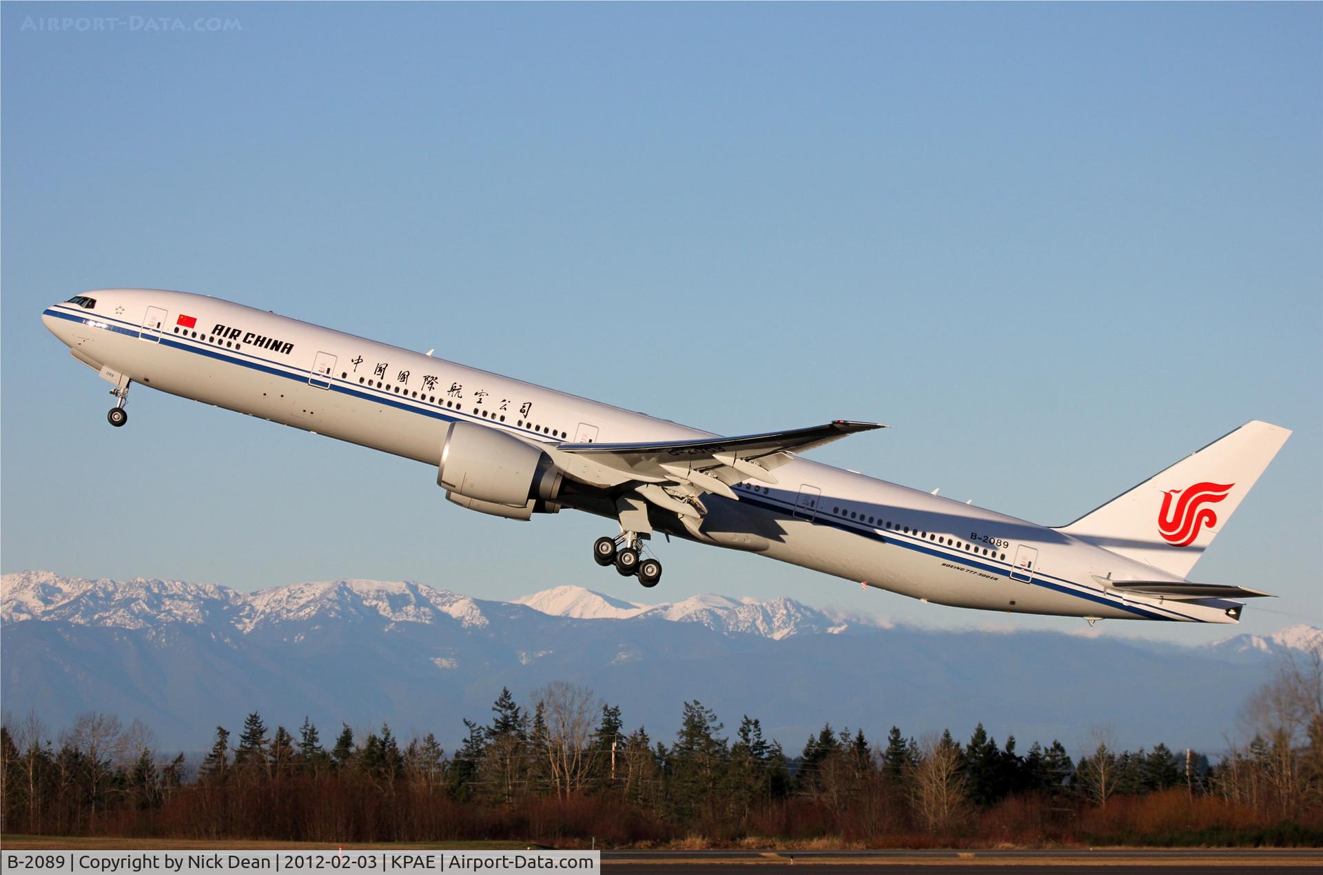 B-2089, 2012 Boeing 777-39L/ER C/N 38675, KPAE/PAE