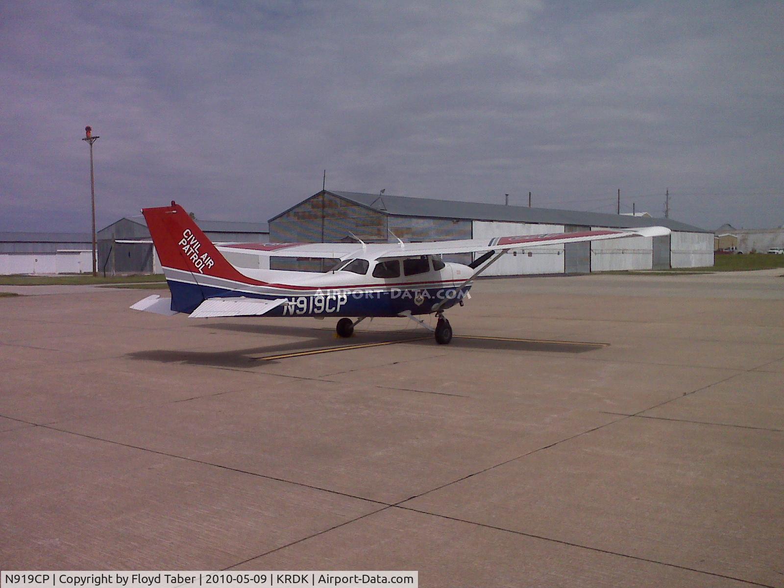 N919CP, 1999 Cessna 172S C/N 172S8339, on the ramp