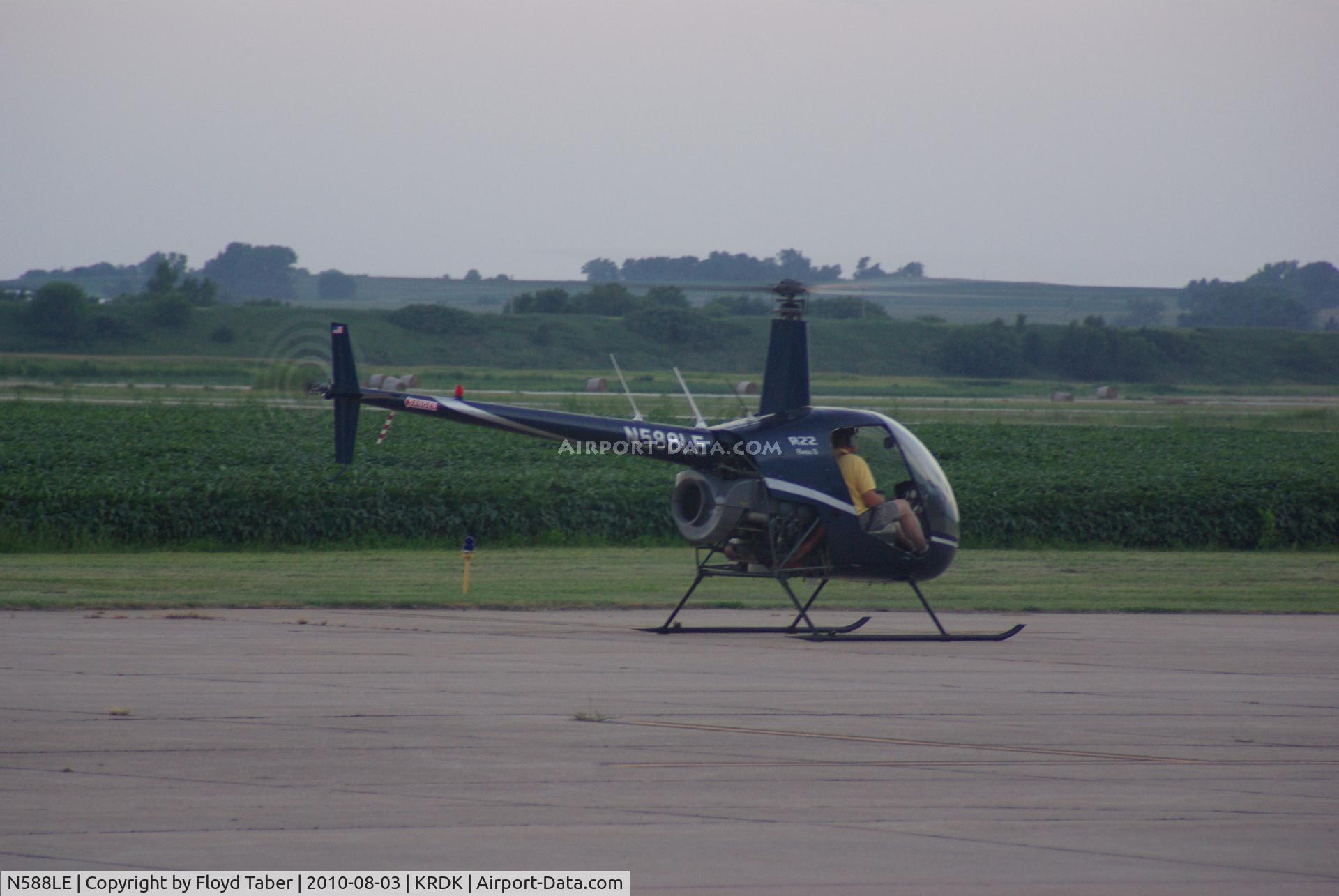 N588LE, 2004 Robinson R22 BETA C/N 3588, Taking off