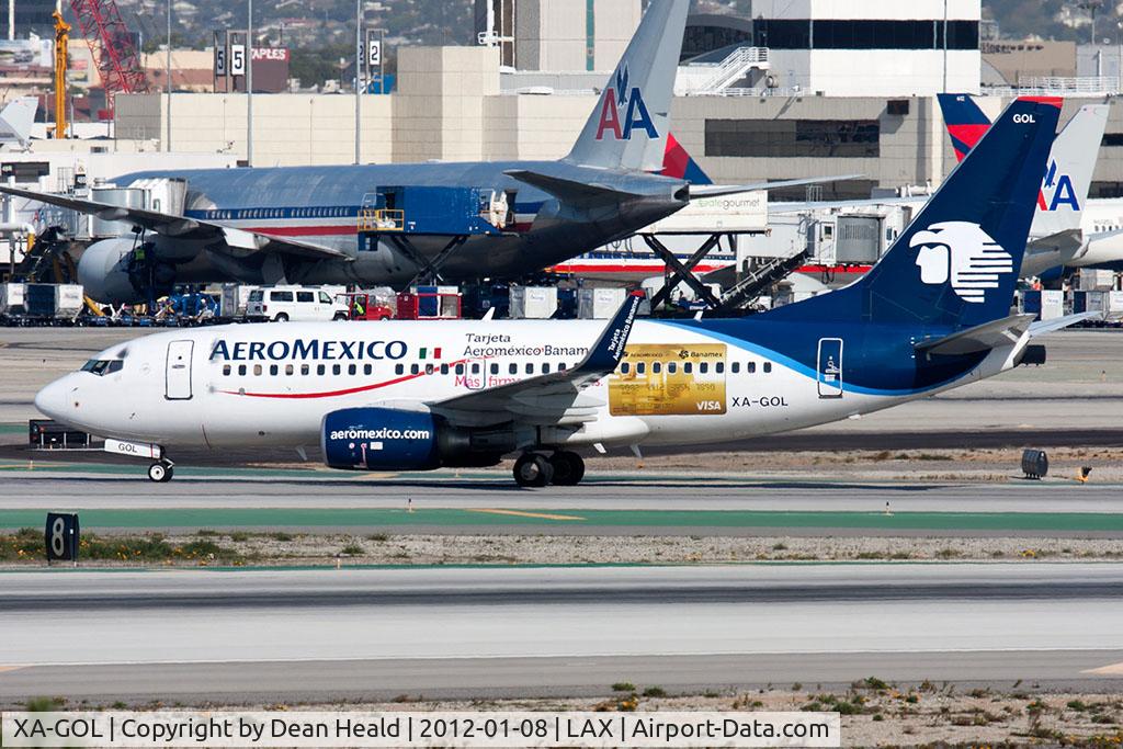 XA-GOL, 2006 Boeing 737-752 C/N 35785, Aeroméxico XA-GOL (FLT AMX19) taxiing to the gate after arrival from Mexico City.