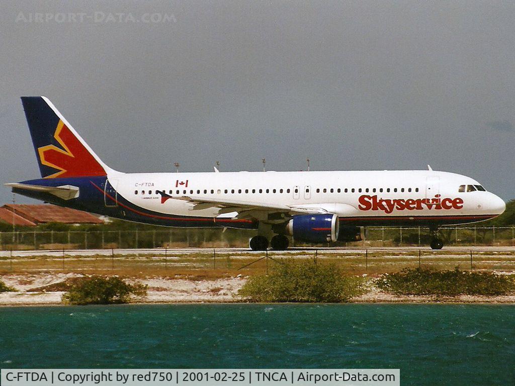 C-FTDA, 1998 Airbus A320-212 C/N 795, Photograph by Edwin van Opstal with permission. Scanned from a color print.