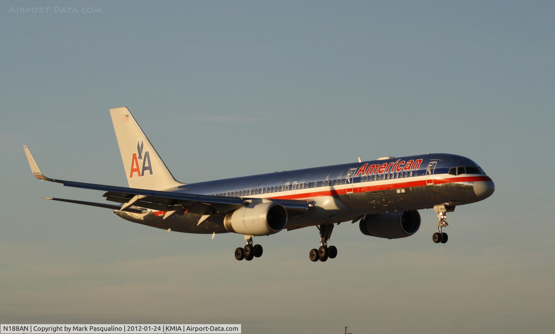 N188AN, 2001 Boeing 757-223 C/N 32382, Boeing 757-200