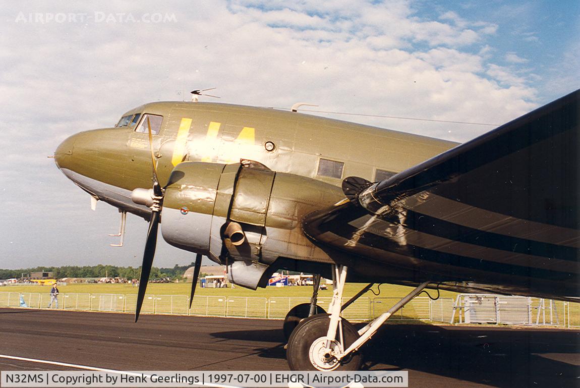 N32MS, 1942 Douglas DC3A C/N 4978, C-53C . Owned by =  Museum Bevrijdende Vleugels in the city of Best .
Photo taken at the Openday of the Dutch AF at Gilze Rijen AFB - July 1997