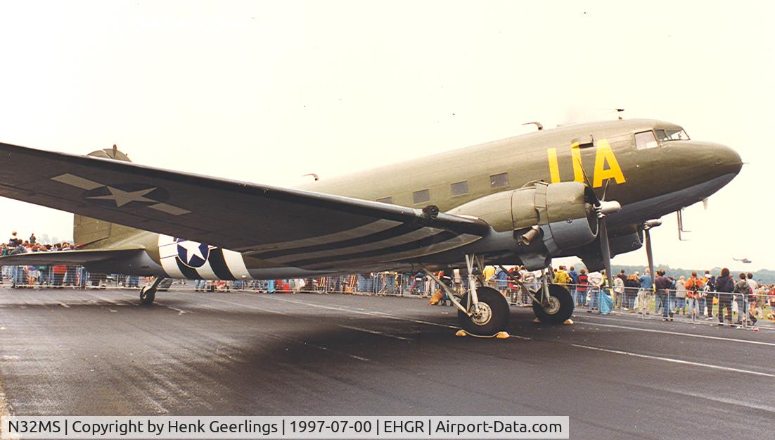 N32MS, 1942 Douglas DC3A C/N 4978, C-53C . Owned by =  Museum Bevrijdende Vleugels in the city of Best .
Photo taken at the Openday of the Dutch AF at Gilze Rijen AFB - July 1997