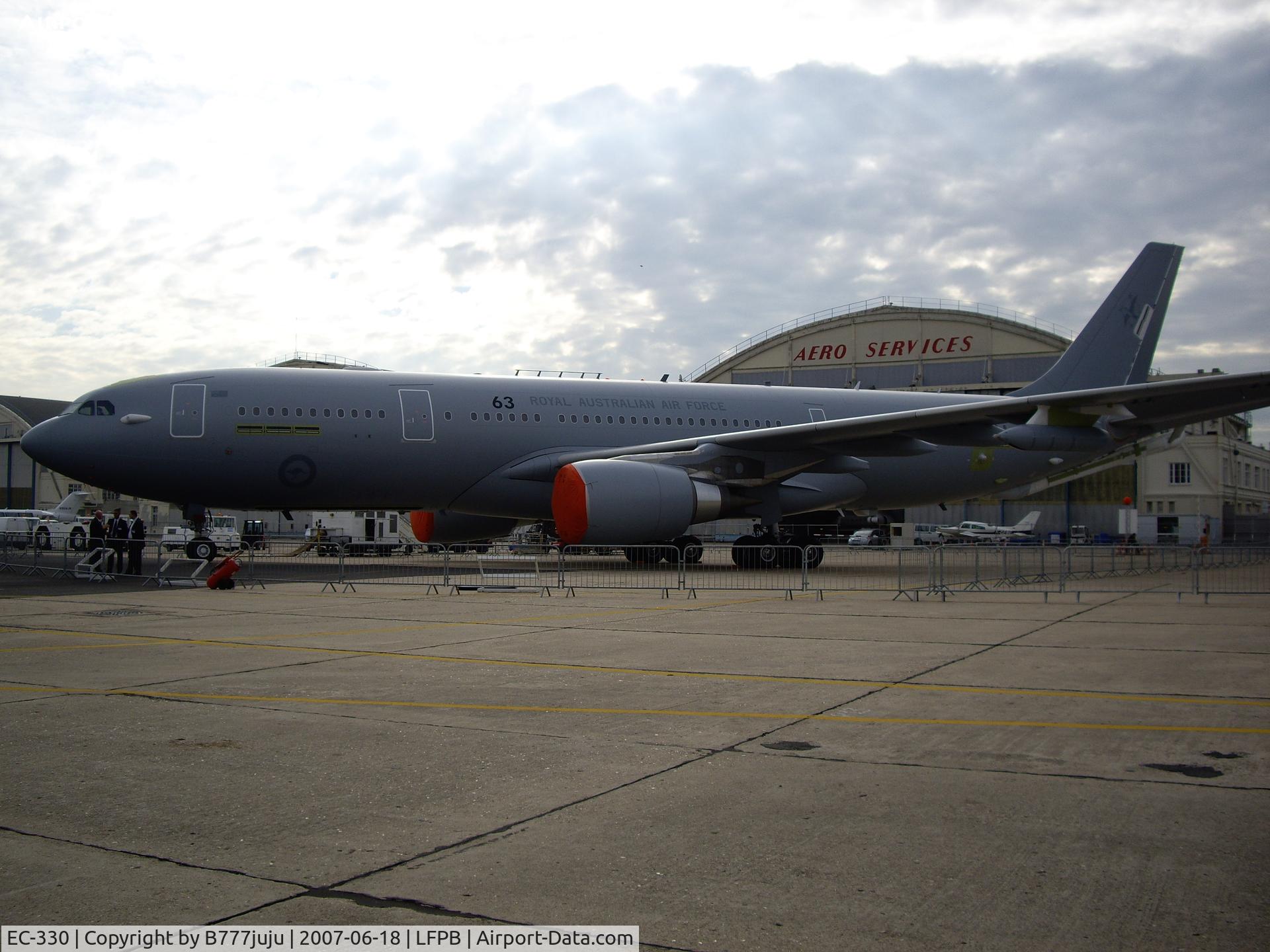 EC-330, 2006 Airbus A330-203/MRTT C/N 747, on display at SIAE 2007