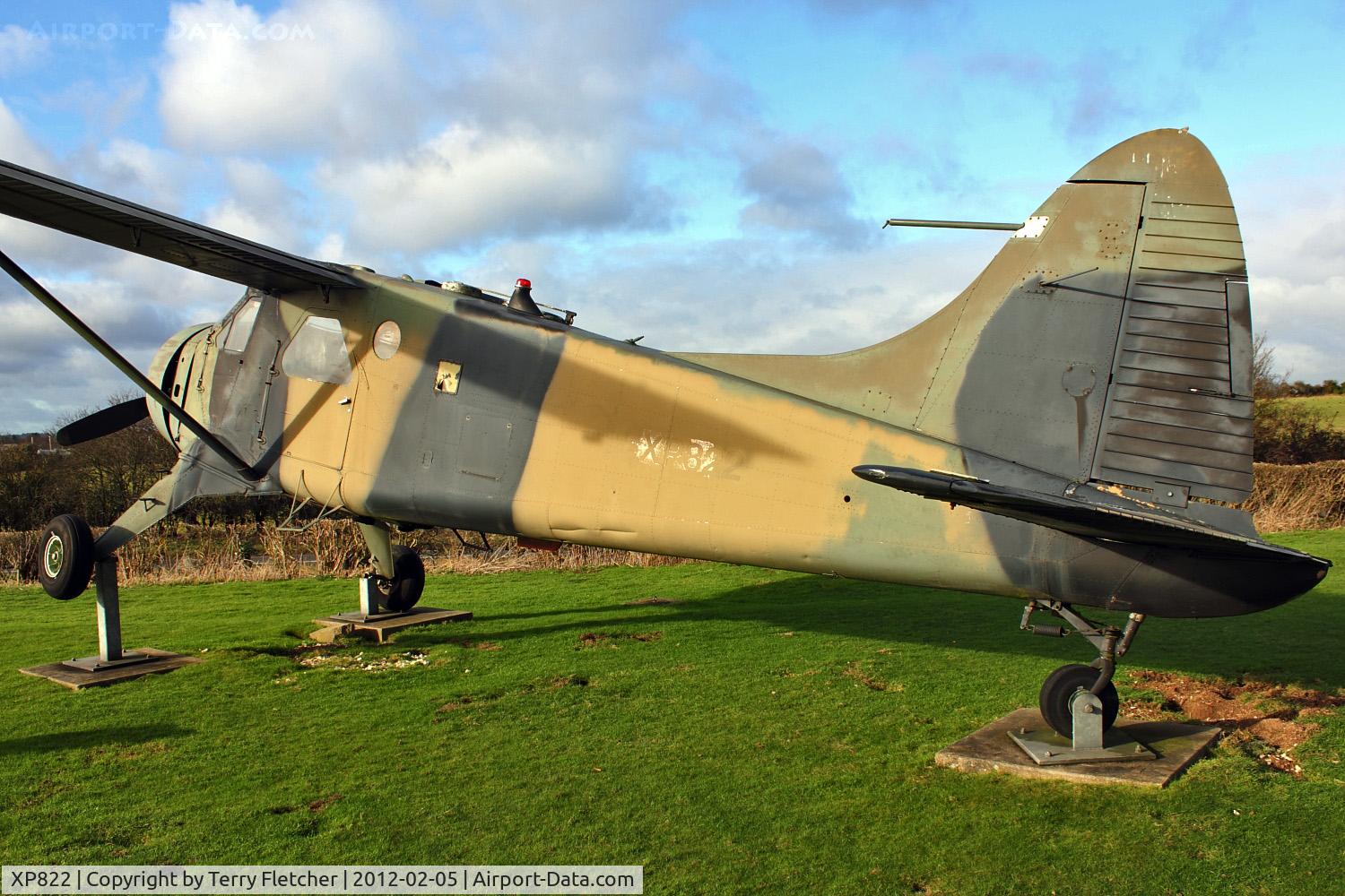 XP822, De Havilland Canada DHC-2 Beaver AL.1 C/N 1486, De Havilland Canada Beaver AL1, c/n: 1486 - Gate guard at Army Flying Museum