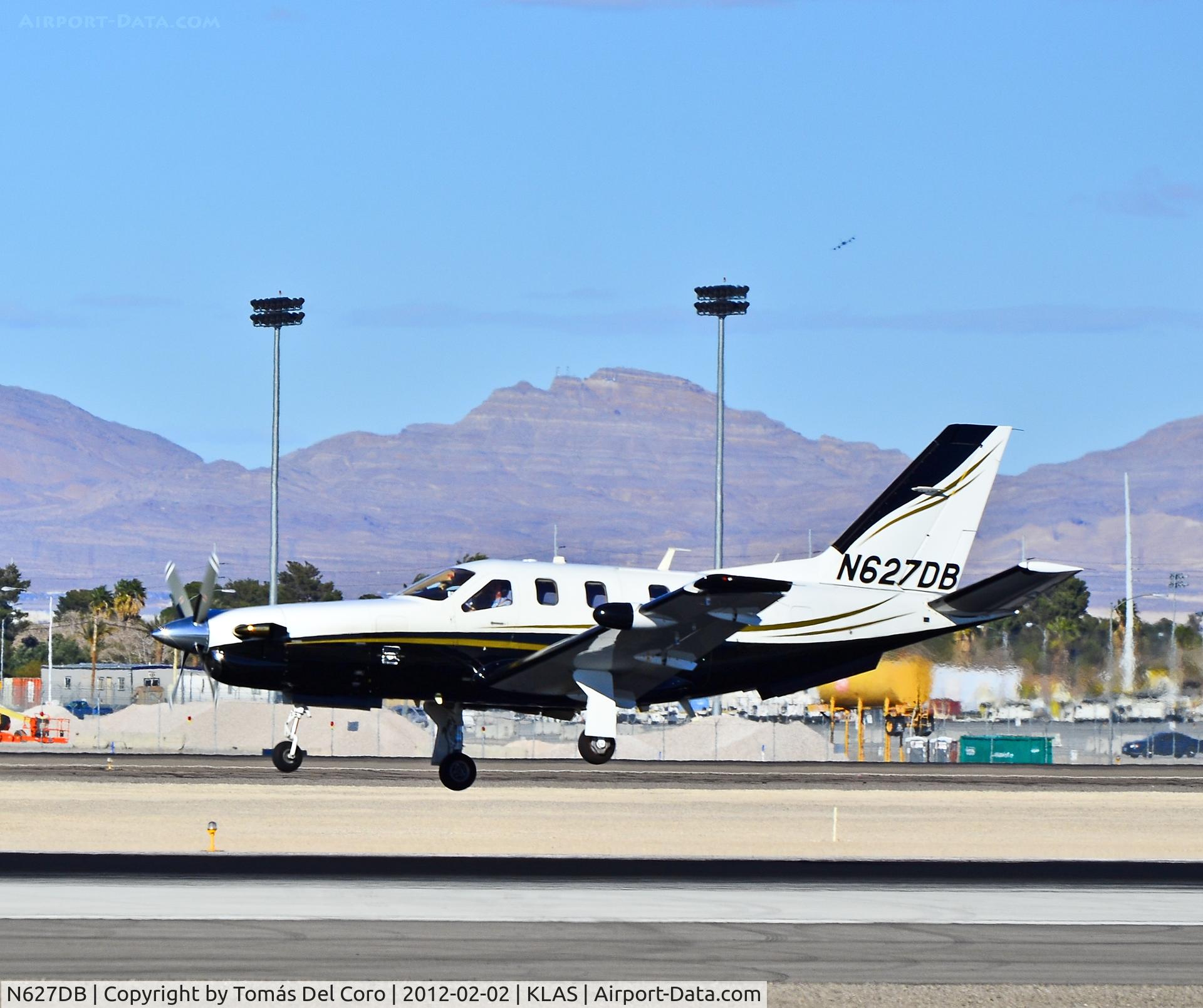 N627DB, 2005 Socata TBM-700 C/N 328, N627DB 2005 Socata TBM 700 C/N 328

- Las Vegas - McCarran International (LAS / KLAS)
USA - Nevada, February 02, 2012
Photo: Tomás Del Coro