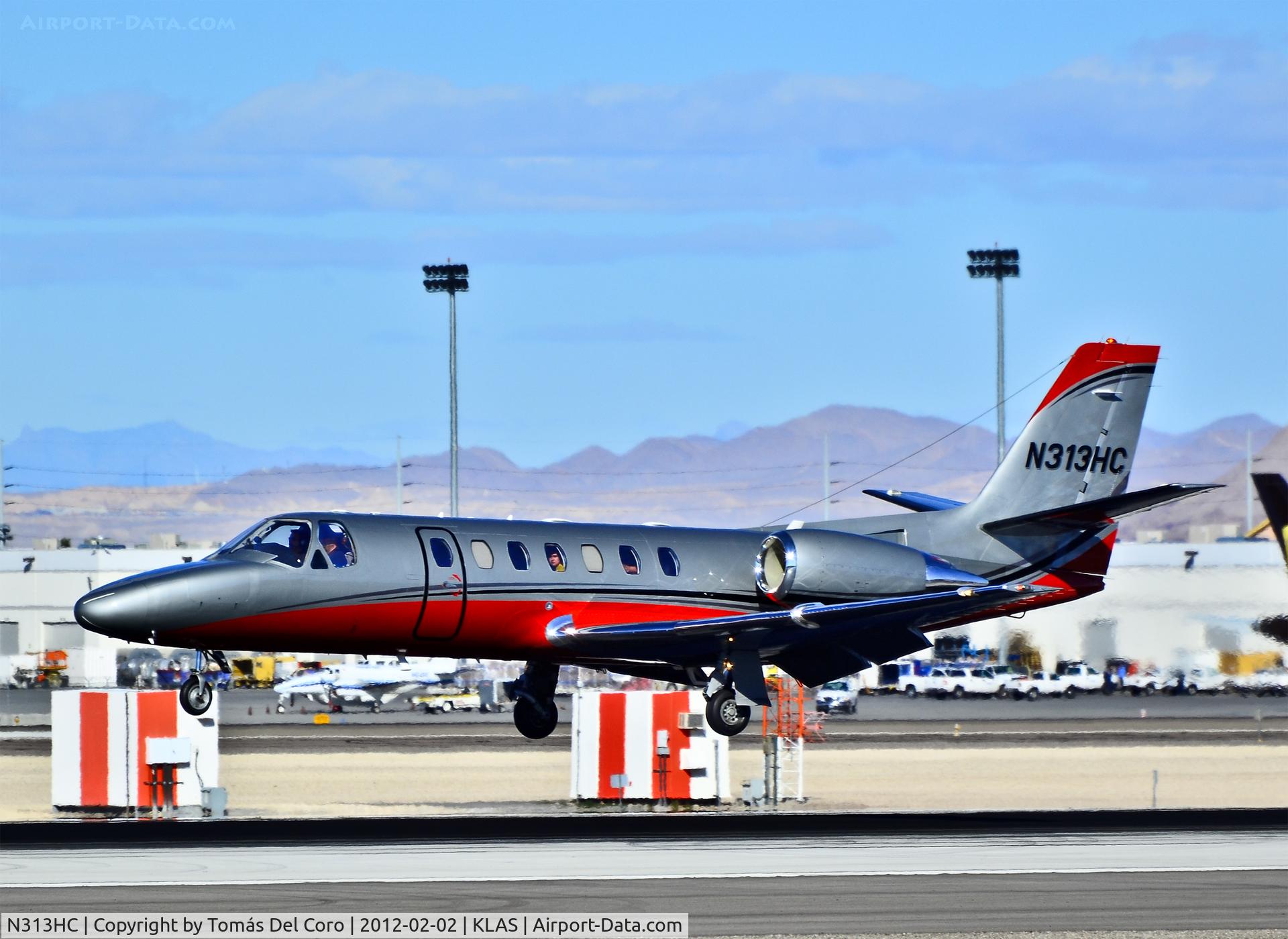 N313HC, 2002 Cessna 560 C/N 560-0603, N313HC 2002 Cessna 560 C/N 560-0603

- Las Vegas - McCarran International (LAS / KLAS)
USA - Nevada, February 02, 2012
Photo: Tomás Del Coro