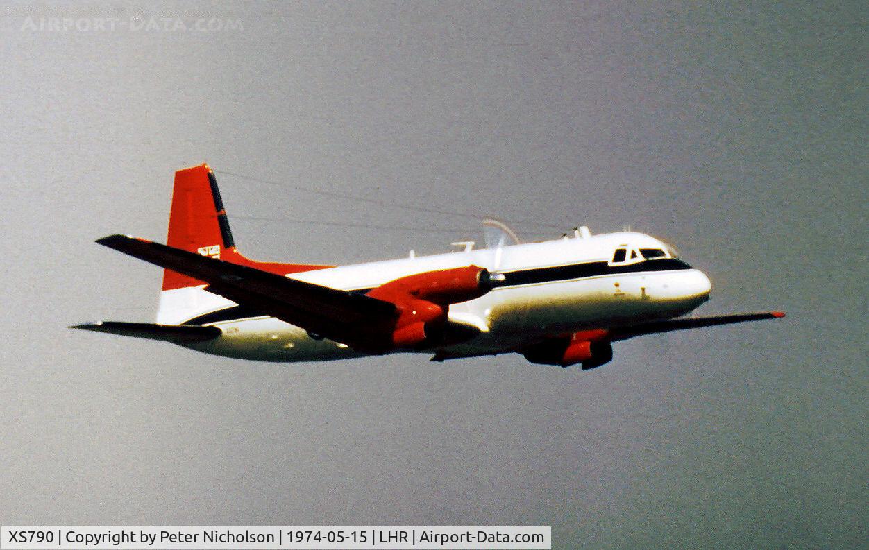 XS790, 1964 Hawker Siddeley Andover CC.2 C/N 1562, Andover CC.2 of the Queen's Flight at RAF Northolt on final approach to Heathrow in May 1974.