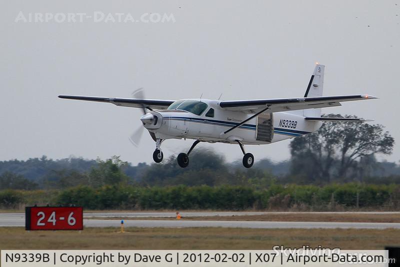 N9339B, 1987 Cessna 208B C/N 208B0057, Departing Lake Wales, FL