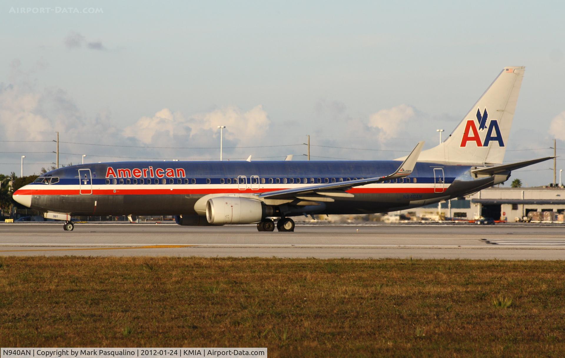 N940AN, 2000 Boeing 737-823 C/N 30598, Boeing 737-800