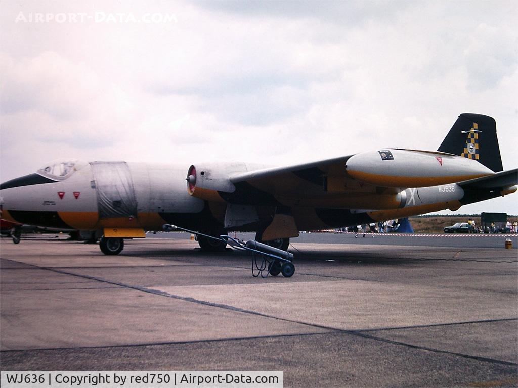 WJ636, English Electric Canberra TT.18 C/N HP-203B, Photograph by Edwin van Opstal with permission. Scanned from a color slide.
