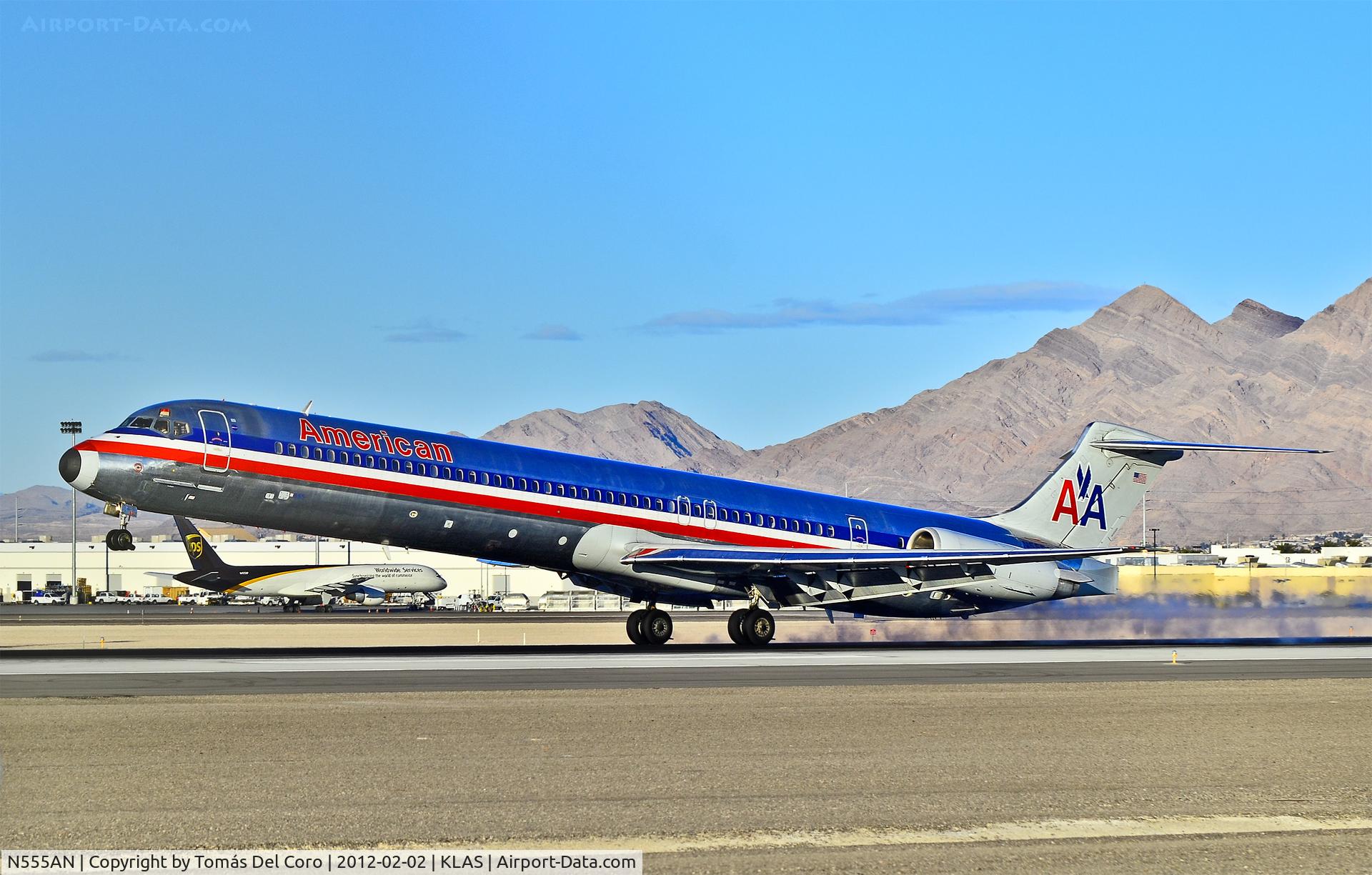 N555AN, 1991 McDonnell Douglas MD-82 (DC-9-82) C/N 53085, N555AN American Airlines McDonnell Douglas MD-82 (DC-9-82) (cn 53085/1839)

- Las Vegas - McCarran International (LAS / KLAS)
USA - Nevada, February 2, 2012
Photo: Tomás Del Coro