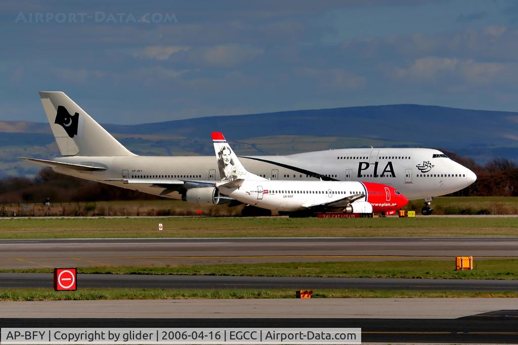 AP-BFY, 1987 Boeing 747-367 C/N 23920, Little and large!!!