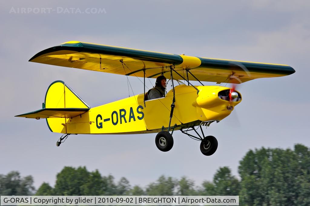 G-ORAS, 2004 Clutton-Tabenor Fred Series 2 C/N PFA 029-11002, A brief stop for this gentleman from the Inverness area on his way south for a display.