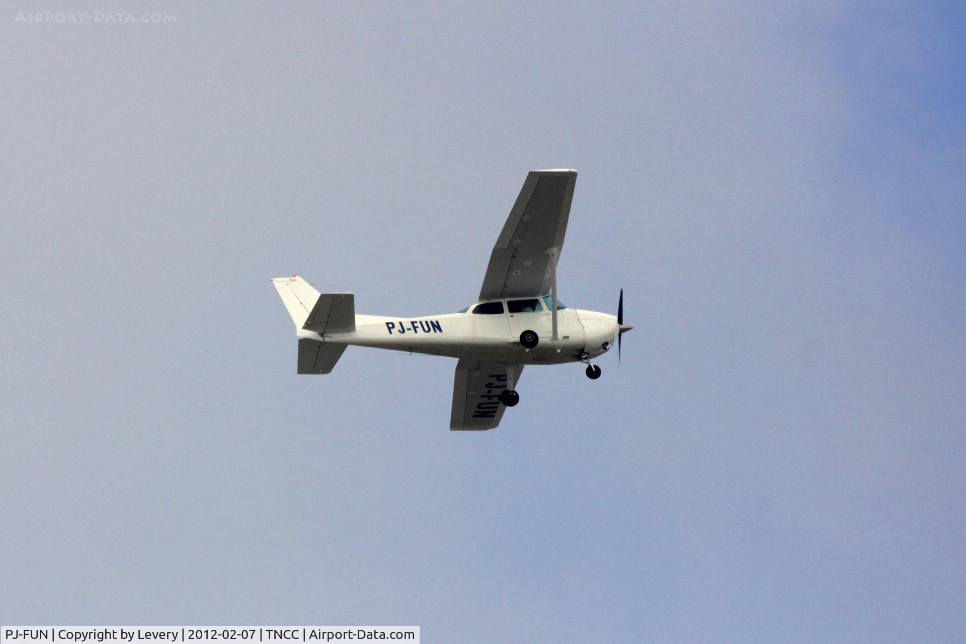 PJ-FUN, 1980 Cessna 172P C/N 17274309, touch and go!!!!