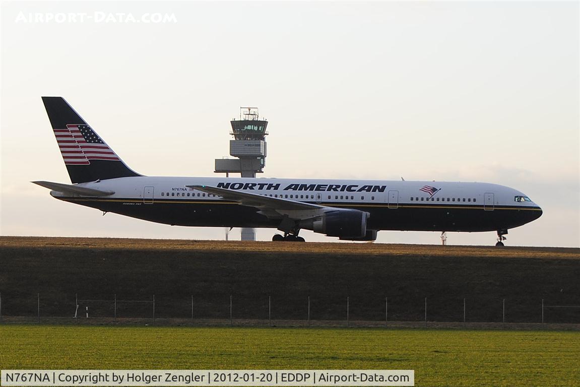 N767NA, 1996 Boeing 767-324 C/N 27569, After a stopover that aircraft is gonna going for a long jump home..