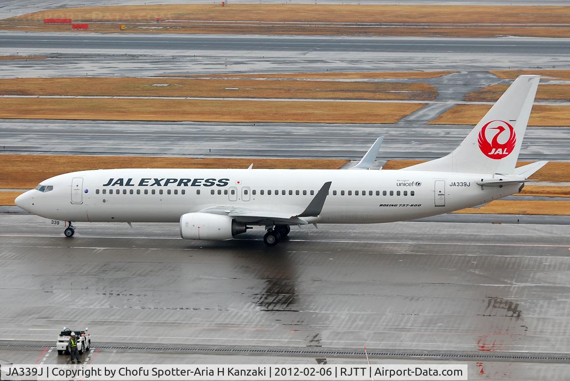 JA339J, 2011 Boeing 737-846 C/N 40354, NikonD200+TAMRON SP AF 70-200mm F/2.8 Di LD [IF]