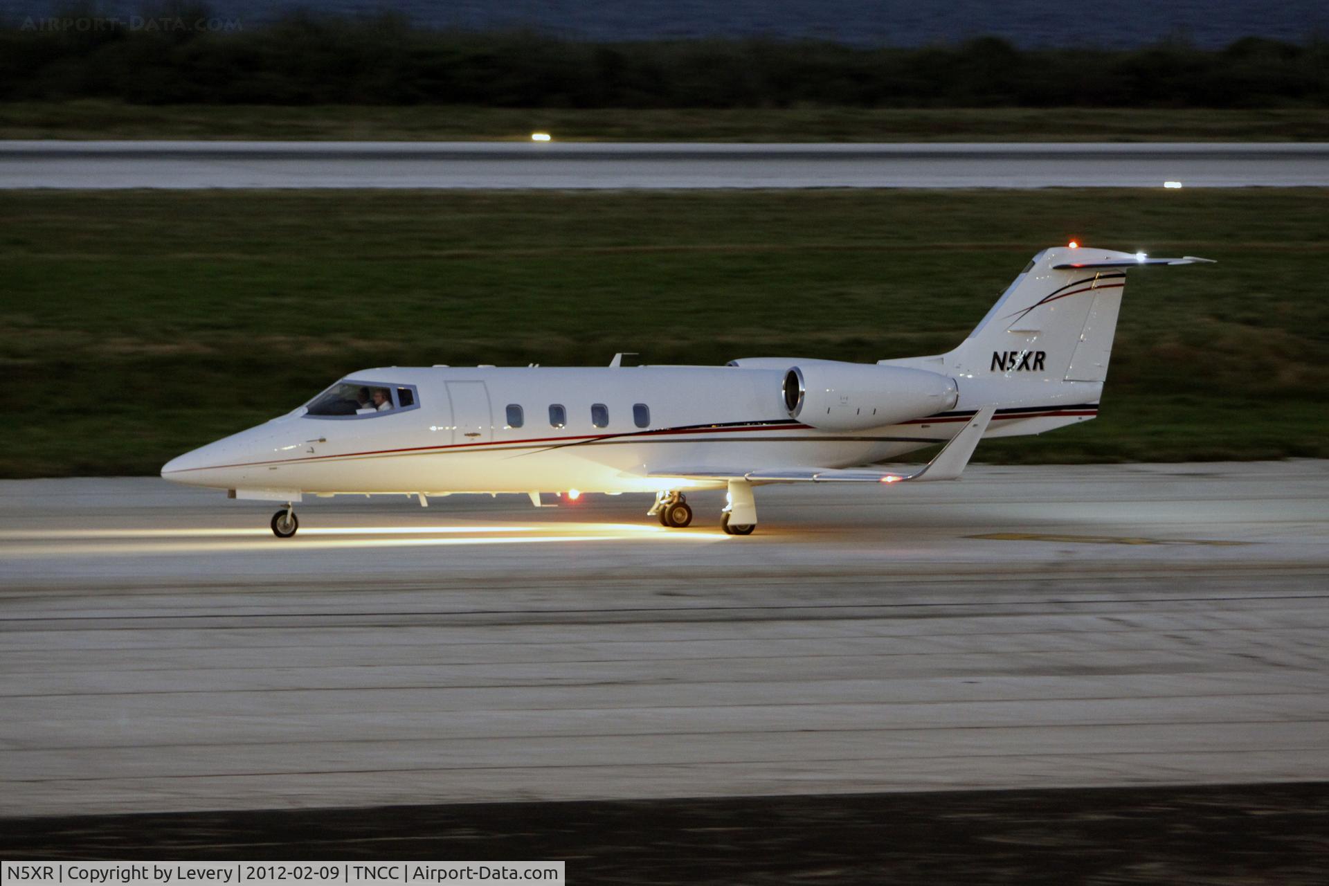 N5XR, 1982 Gates Learjet 55 C/N 063, Taxing to RWY11