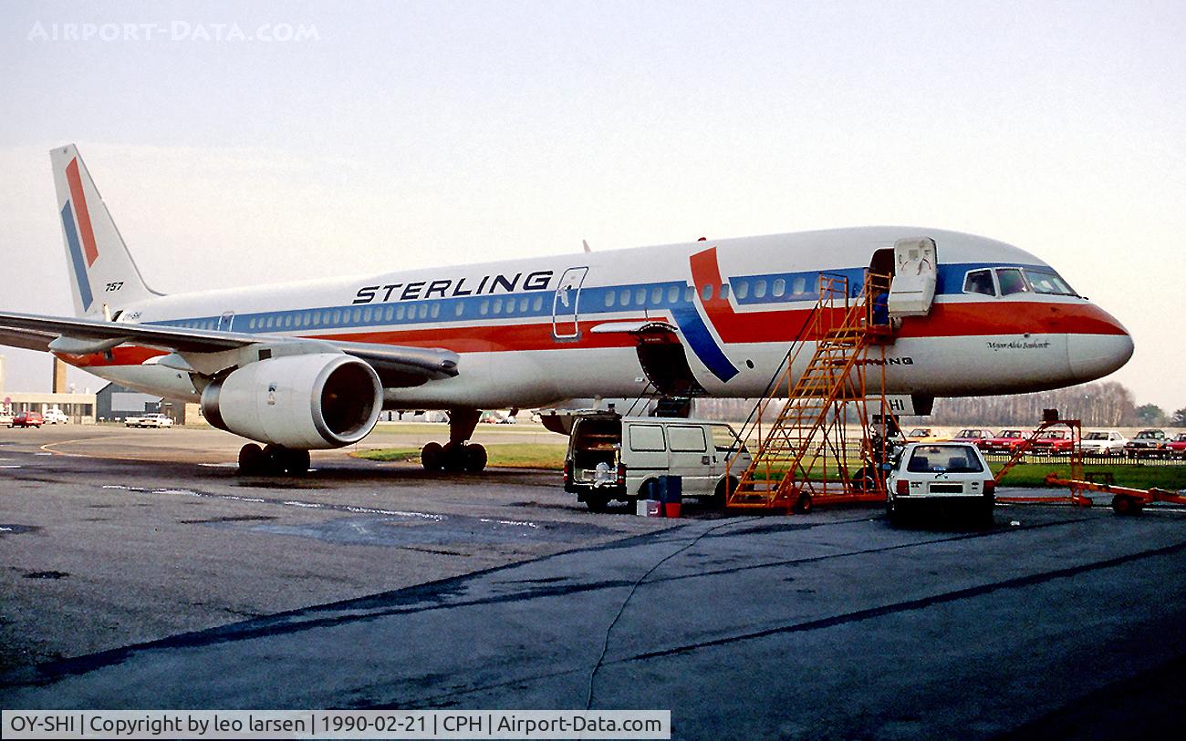 OY-SHI, 1988 Boeing 757-27B C/N 24137, Copenhagen Kastrup 21.2.90 in basic Air Holland c/s
