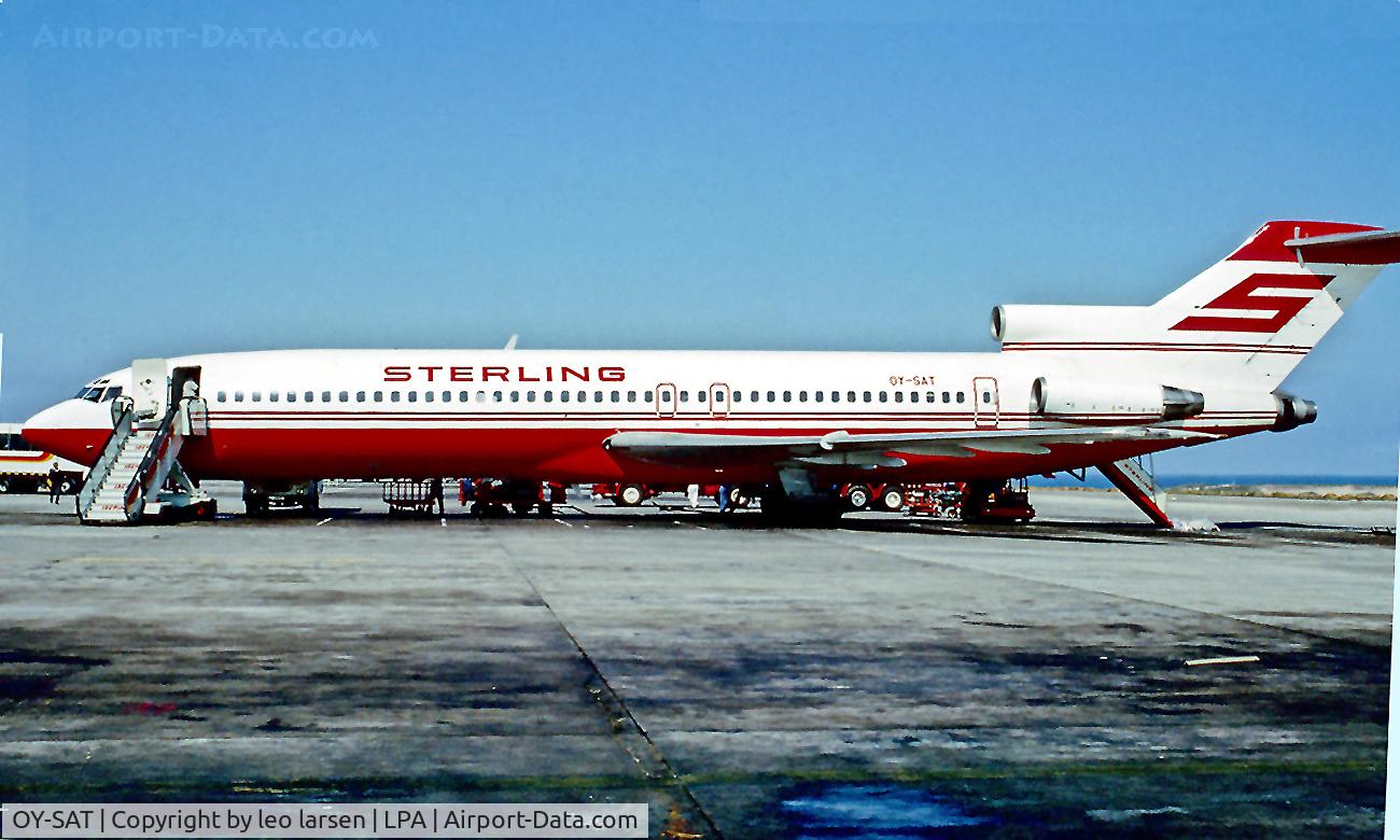 OY-SAT, 1973 Boeing 727-2J4 C/N 20766, Las Palmas 16.2.90 in new c/s.