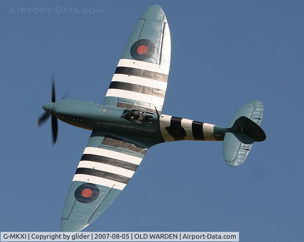 G-MKXI, 1944 Supermarine 365 Spitfire PR.XI C/N 6S/504719, Great display from the ex Breighton machine!!