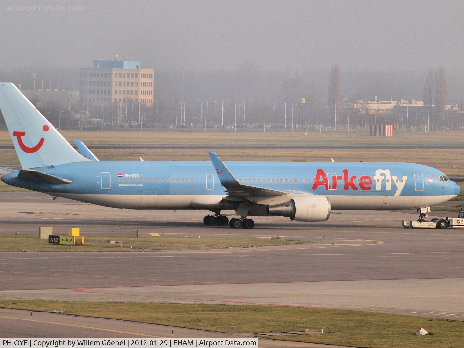 PH-OYE, 1998 Boeing 767-304/ER C/N 28979, Taxi to the gate of Schiphol Airport