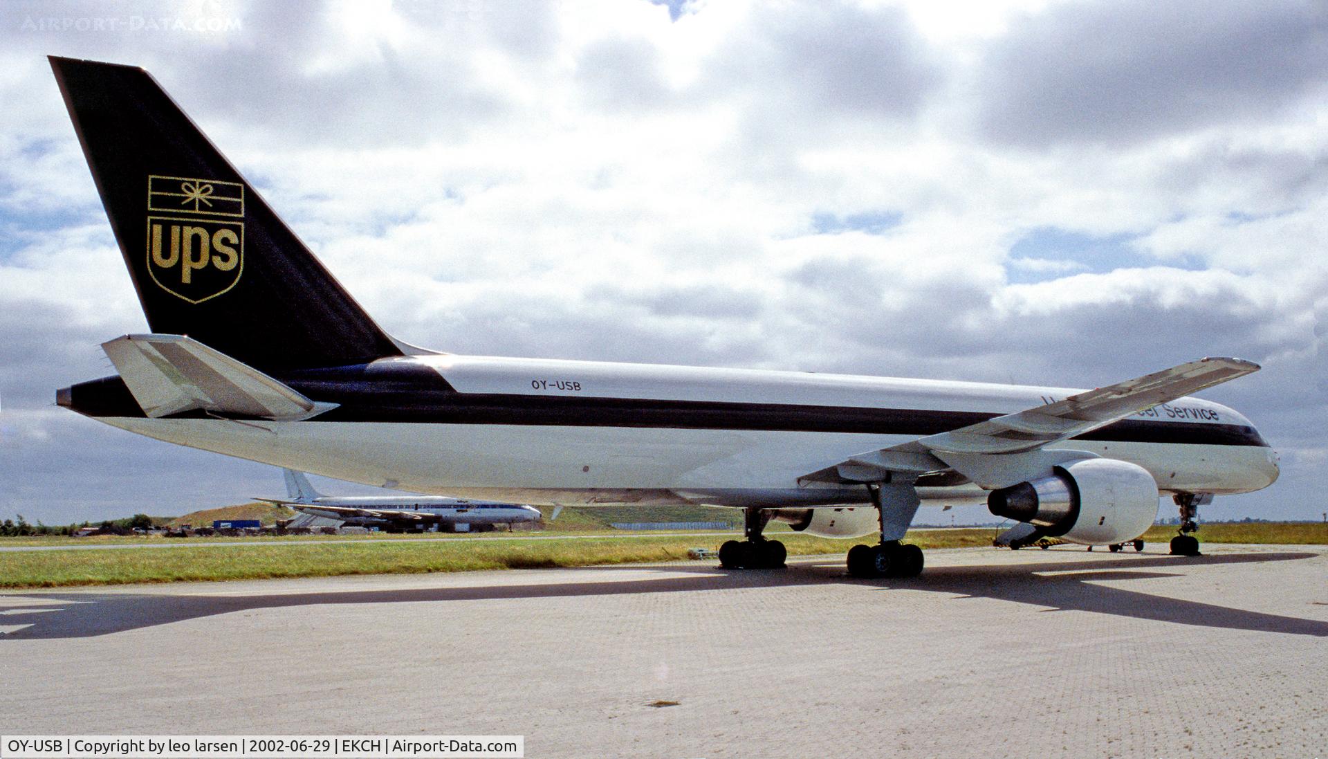 OY-USB, 1993 Boeing 757-24APF C/N 25463, Copenhagen Kastrup 29.6.02