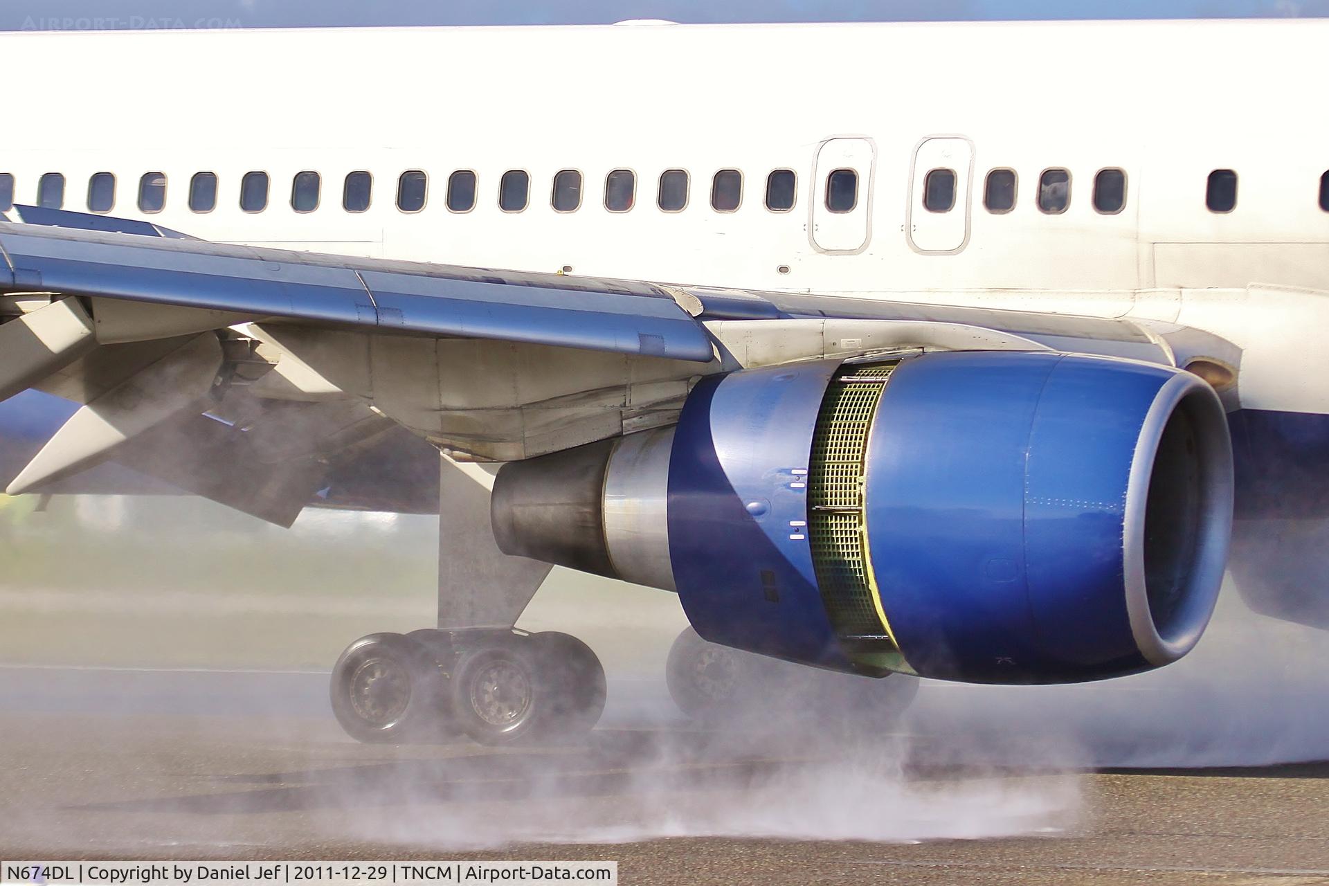 N674DL, 1992 Boeing 757-232 C/N 25979, N674DL