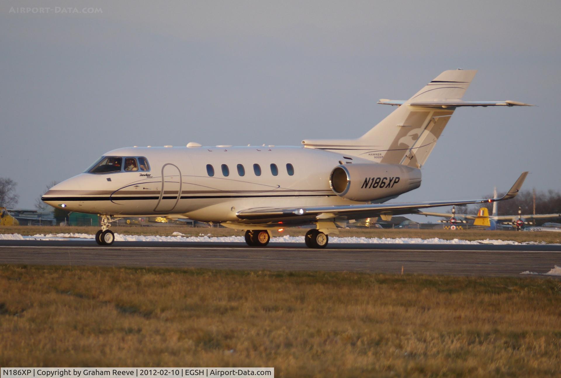 N186XP, 2011 Hawker Beechcraft 900XP C/N HA-0186, About to depart.