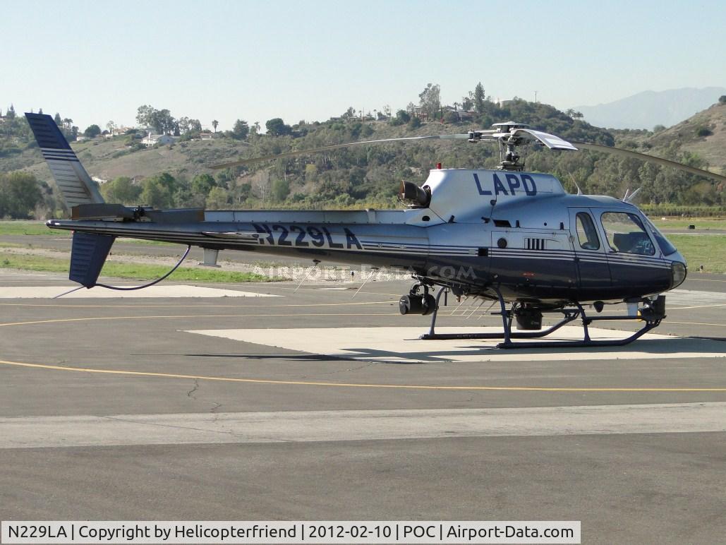 N229LA, 2000 Eurocopter AS-350B-2 Ecureuil Ecureuil C/N 3317, Parked on the west helipad