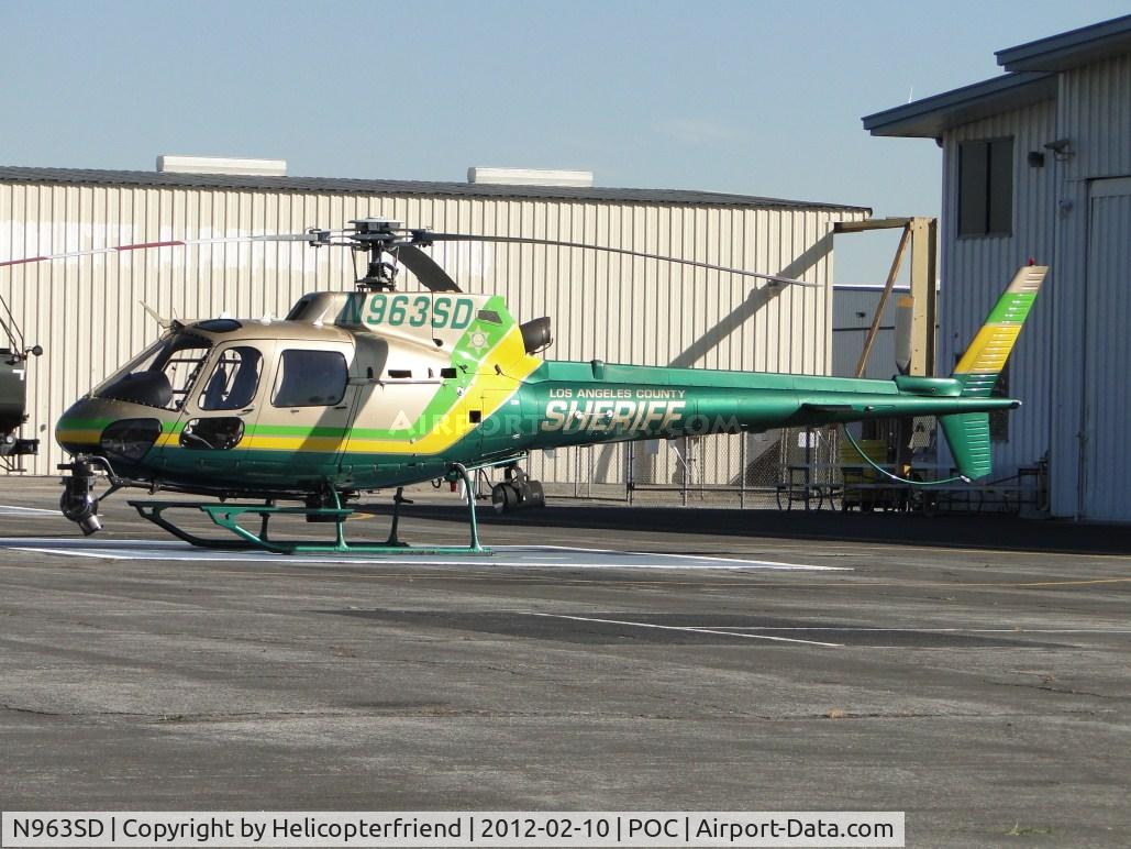 N963SD, 2002 Eurocopter AS-350B-2 Ecureuil Ecureuil C/N 3579, Getting ready for take off from LA CO Air Ops helipad 5
