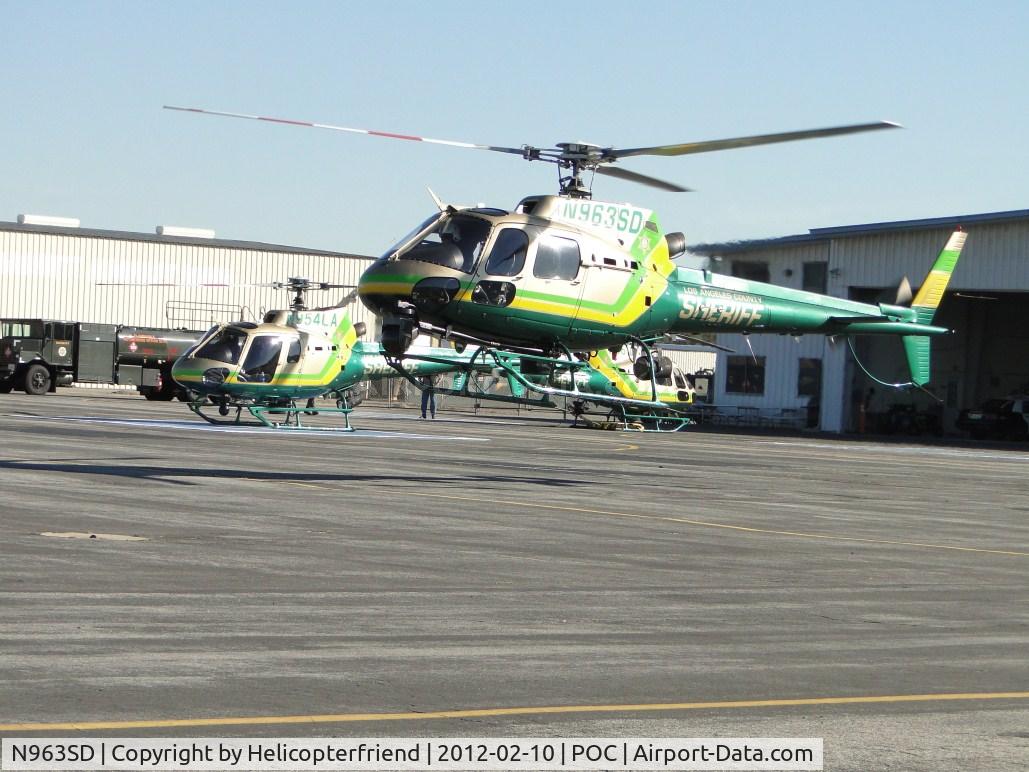 N963SD, 2002 Eurocopter AS-350B-2 Ecureuil Ecureuil C/N 3579, Air taxiing toards taxiway Sierra for take off
