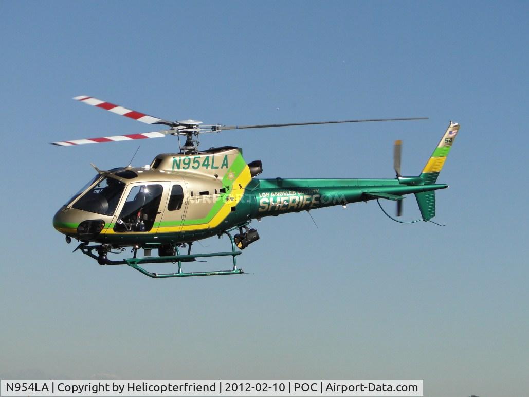 N954LA, 2010 Eurocopter AS-350B-2 Ecureuil Ecureuil C/N 4999, Turning onto taxiway Sierra for take off