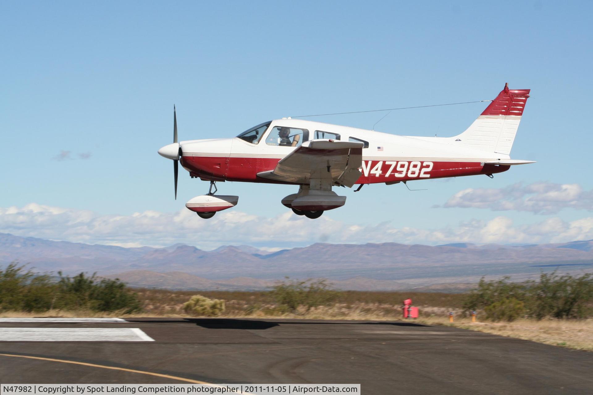 N47982, 1977 Piper PA-28-181 C/N 28-7890165, Landing at Benson