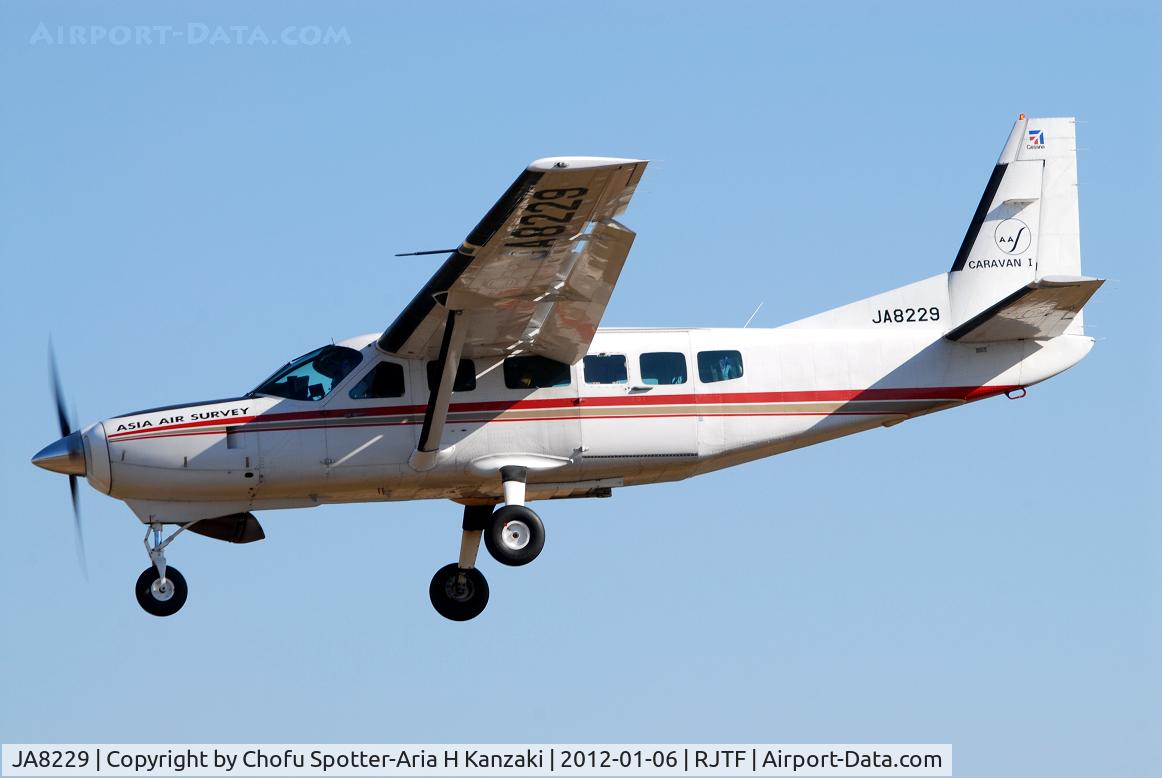 JA8229, 1988 Cessna 208 Caravan I C/N 208-00137, NikonD200+TAMRON AF 200-500mm F/5-6.3 LD IF