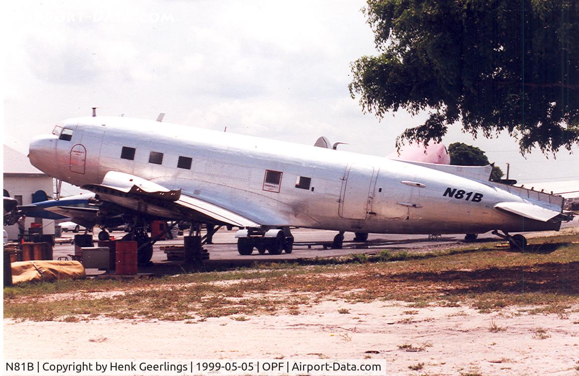 N81B, 1943 Douglas C-47-DL (DC3C) C/N 7382, Opa Locka